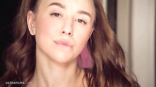 Godlike all-natural girlfriend Alice Kiss nicely stimulates her shaved pussy