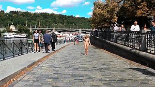 Michaela Zeigt Ihre Pralle Fotze Und Die HÃ¤ngetitten