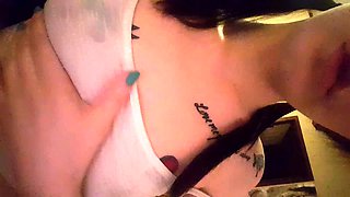 Cute amateur webcam teen girl toying pussy on webcam