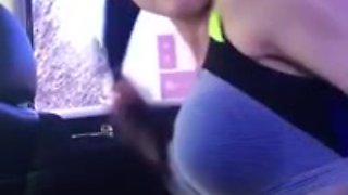 Slut fingers her Pussy in Car after Gym!