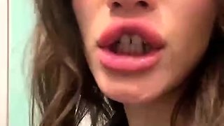 Shy_priincess masturbates in public toilet