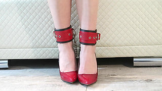 Dipping and Feet Play in Classic High Heels When My Legs Is Bondage