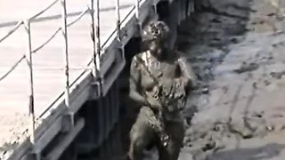 Amateur hottie fucked outdoor in public