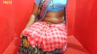 Homemade Tamil Mahi Aunty Showing Boobs And Pussy In Sareee Also Fingering And Moaning