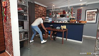 Lustful ebony cutie Kira Noir spicy video