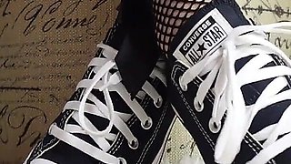Converse & Fishnets