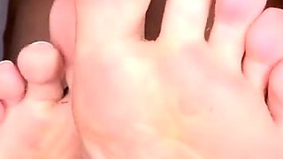 Amateur Foot Fetish Girlfriend Sucks and gives a Footjob