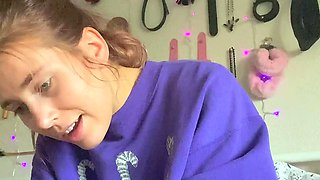 Amateur Blonde Teen Plays Solo with Toy Webcam Porn