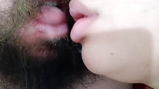NAUGHTY TONGUE OF THIS BITCH DANCING DELICIOUSLY IN THE CUCKOLD'S MOUTH