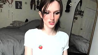 Brunette Solo Webcam Masturbation