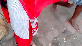 Tamil young  girl hot  view in bus stop (part 6)