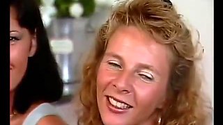 Deutsche Milf Lehrt Blonde, Wie Man Dreier Ist