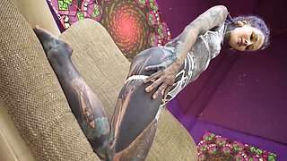 Ass Babe - Tattooed Babe Gets Her Ass Stretched To The Limit