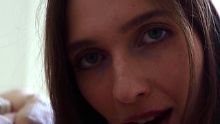 Czech natural talent reveals her pussy