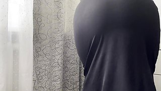 Hot Algerian MILF Gets Horny While Cleaning