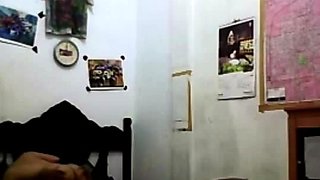 Indonesian Babe Orgasms on Fucking Machine