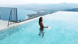 Maria Enjoyed Her Holiday In A Luxury Villa, Next To The Pool Masturbated And Played With A Diamond Anal Plug With Anal Beauty