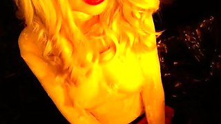 Cute amateur webcam teen girl toying pussy on webcam