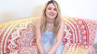Kinky teen girl hot solo video