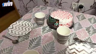 Russian mommy likes cunnilingus