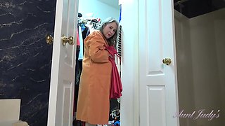 Fucking Your Step-Auntie Grace in the Bathtub POV