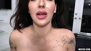 Tempting MILF pornstar memorable xxx scene