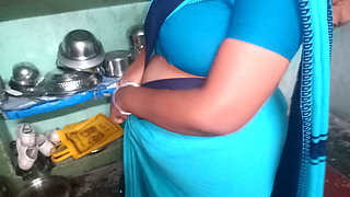 Indian Aunty Saree Changing Porn Video