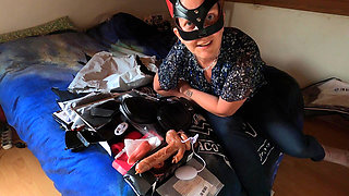Unboxing I unbox a fan's surprise package