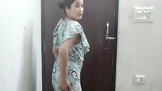 Bhabhi Ki Chhut Chat Kar Pela Maza Aaya