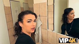 Vip4k. bang this bastard and let's bang in the rest room!