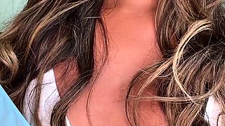 Sexy Amateur Topless Teen Voyeur Beach Close Up Video
