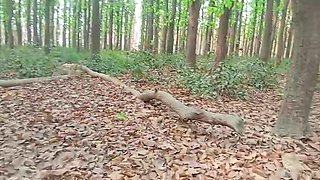 Desi Bhabhi Urineing in the Jungle