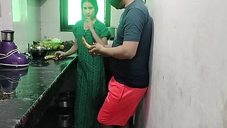 Malkin Ke Bete Ne Naukarani Ko Paisa Deke Bur Choda
