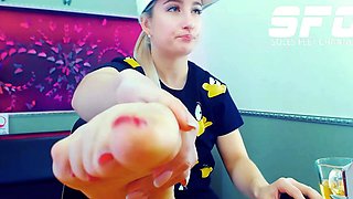 Flexible foot fetish masturbating with feet and hands