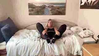 German MILF SweetSusi Dirty Talk in Nylon and Heels
