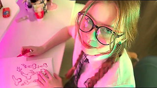 Schoolgirl with Glasses Drew Penises instead of Homework and was Fucked on th...