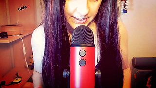 Sensual Mouth Sounds for Beautiful Italian MILF