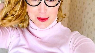 Amateur Babe in Glasses jerks cock for facial
