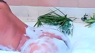 Foam Butt Shake