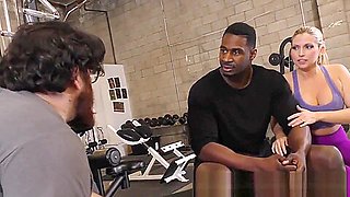 Cuckolding domina fucking bbc at gym