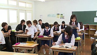 schoolgirl sucks off the teacher in front of the whole class