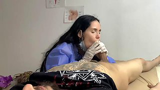 A big ass doctor sucks it on me in the hospital office, I in her hands