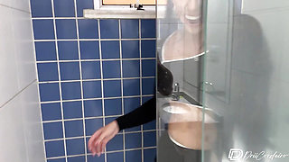 Real Estate Agent Fucked a Client Who Was Looking at the House