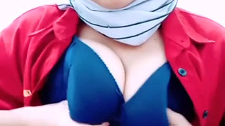 Hijab Comes Home From Work, Horny, Masturbates in the Toilet Until Her Wet Pussy Squirts