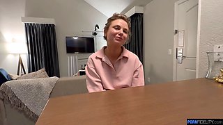 Pretty blonda beach bunny creampied