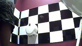 Blonde amateur white lady in the toilet bends over and pisses