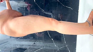 Bathing of Desi Wife in Hotel Bathroom Mms Leak!
