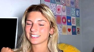 Amateur Webcam Cute Teen Plays Solo with Big Dildo