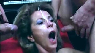 Perverses Sperma Besaufnis - MILF cut