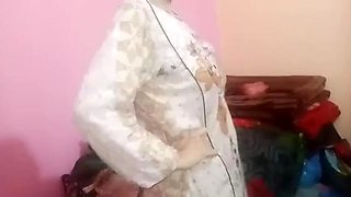 Hot Pakistani girl Shakratasneem sucks big dick hard - romantic fucking & deep throat